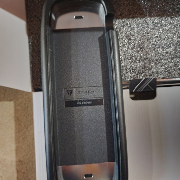 Secret Lab Replacement Arm Rests - Picture 3 of 4